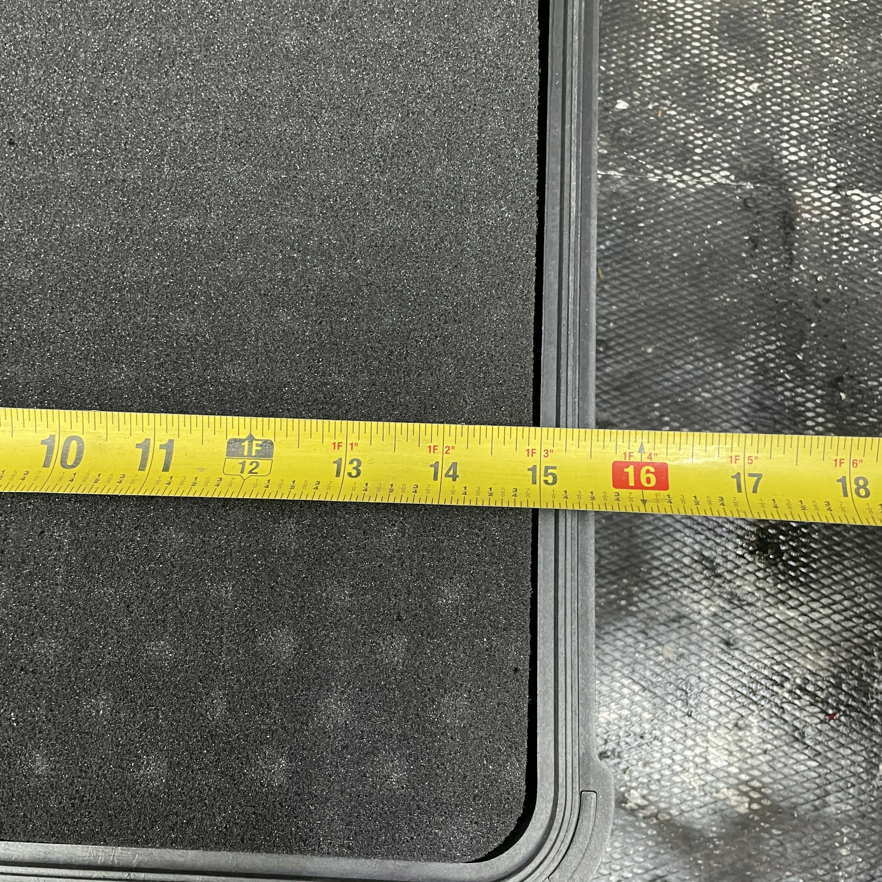 Hard storage box
