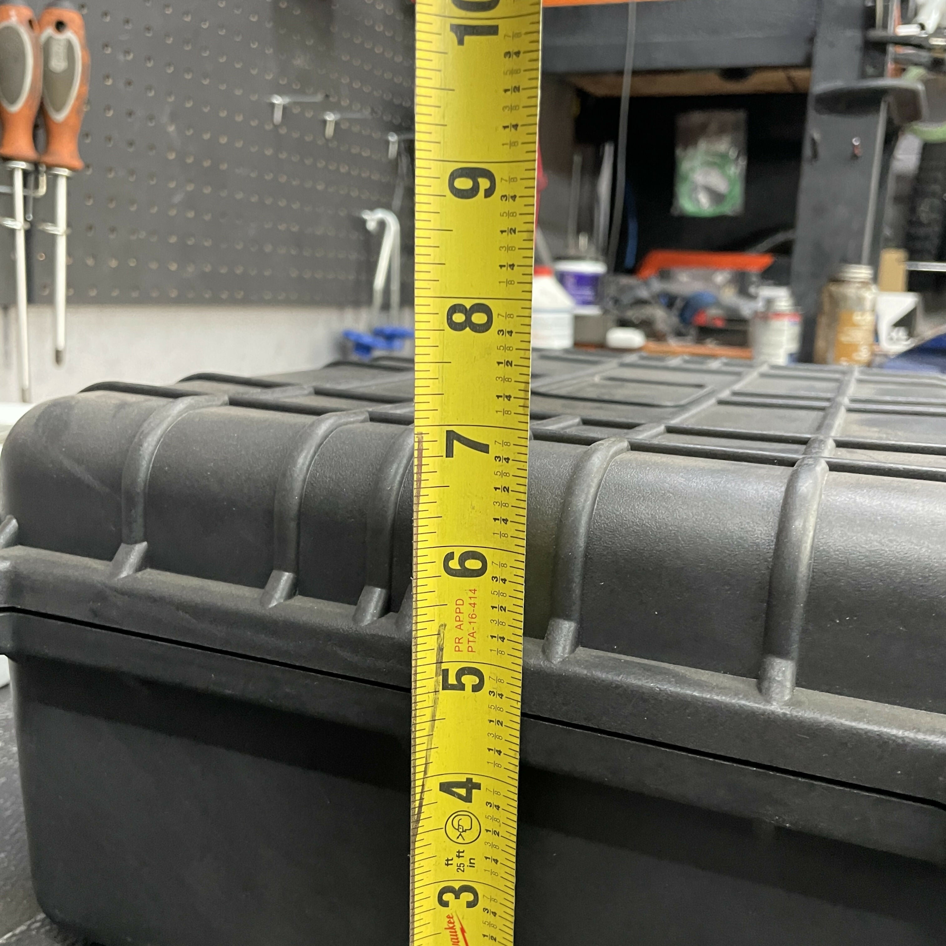 Hard storage box